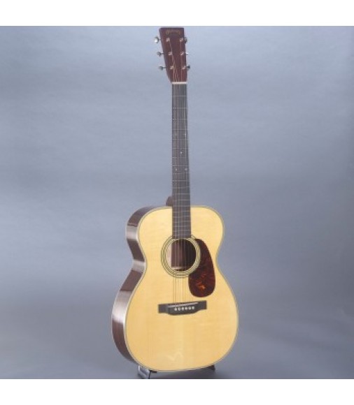 Martin Custom 00-28 with Case