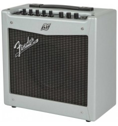 Fender Mustang I V2 in Silver
